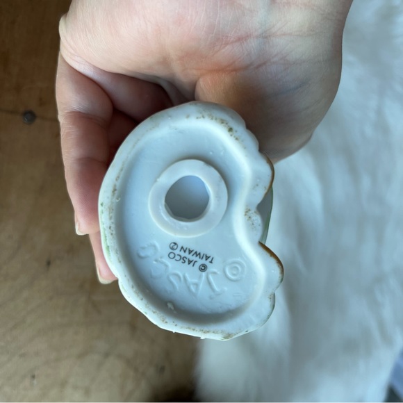 Jasco Figurine Christmas Porcelain Girl
Scent Beads Potpourri Pomander - Picture 5 of 6